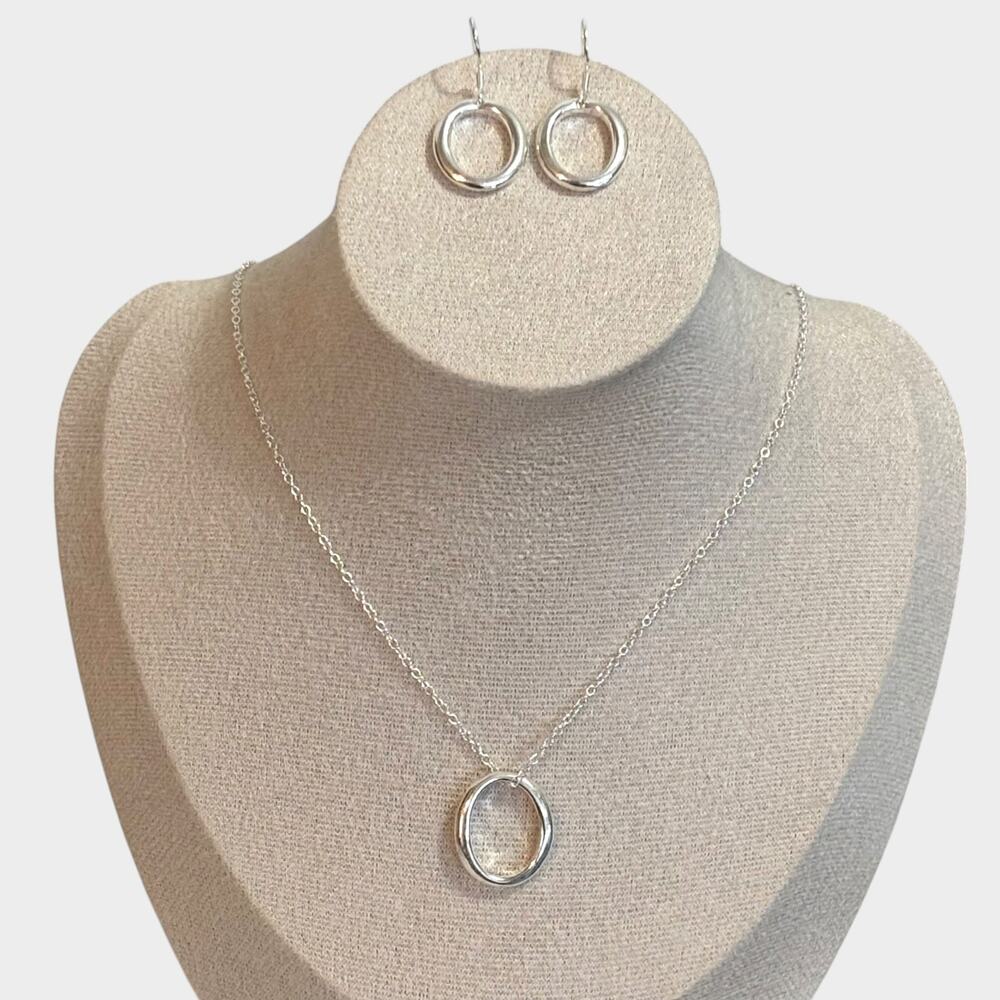 Original Silver Round Jewelry Set